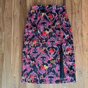 ModCloth Skirt Women’s XS Got My Attention A-Line Skirt Black w/ Floral Pattern